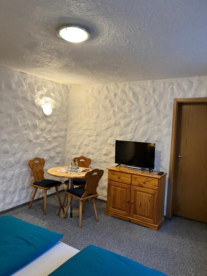 Gasthof & Pension "Schwarzer Adler" 마써베르크 외부 사진